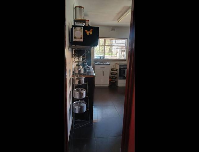 3 BEDROOM HOUSE FOR SALE IN ENNERDALE EXT 5